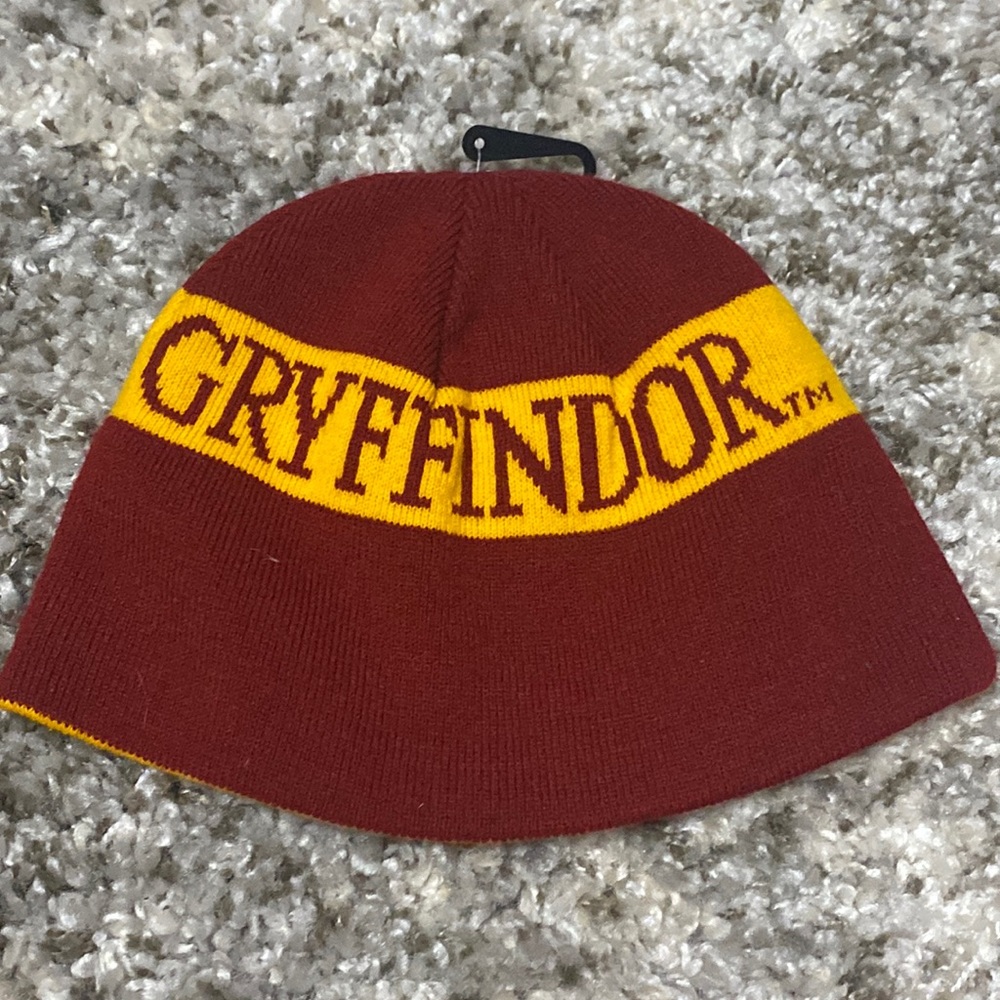 NWOT Universal Studios Harry Potter Gryffindor Striped Beanie Hat OS
